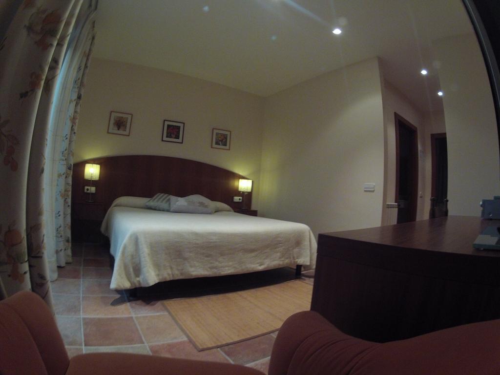 Mas Duc Casa de hóspedes Brunyola Quarto foto